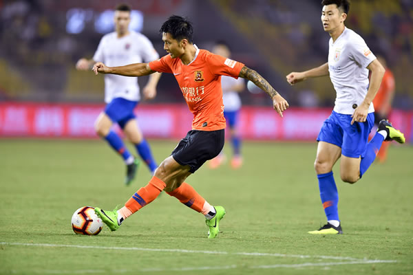 杨瀚森打一年NCAA？媒体人：别理会 不可能 吃亏的是杨和中国男篮